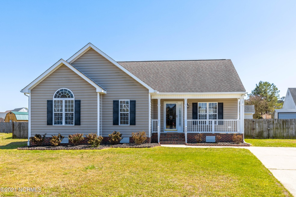 720 Carrington Ln, Winterville, NC 28590 - photo 1