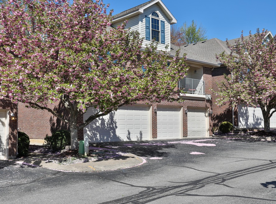 8478 Grand Trevi Dr unit 3103, Louisville, KY 40228 - photo 1