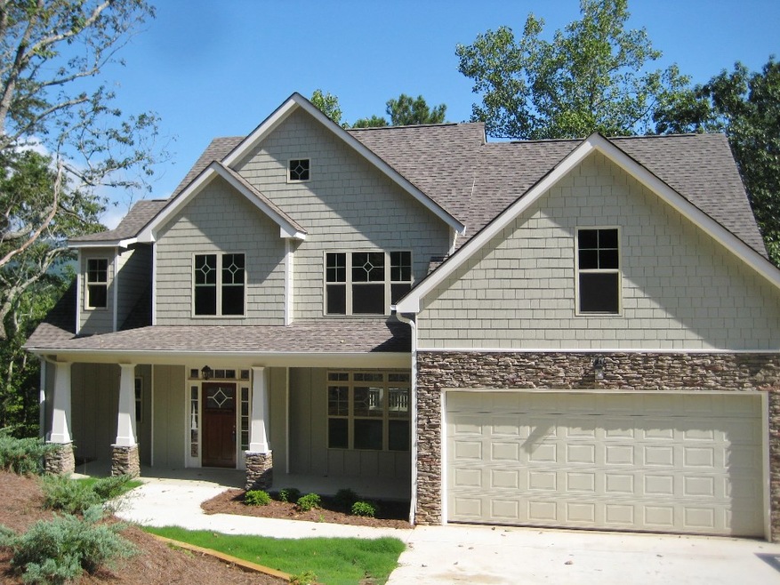 What Curb Appeal! Gorgeous Mountain Views as a Bac