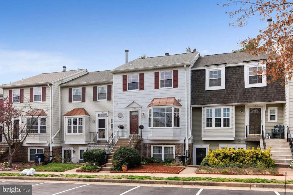 4179 Pleasant Meadow Ct unit 100E, Chantilly, VA 20151 - photo 1