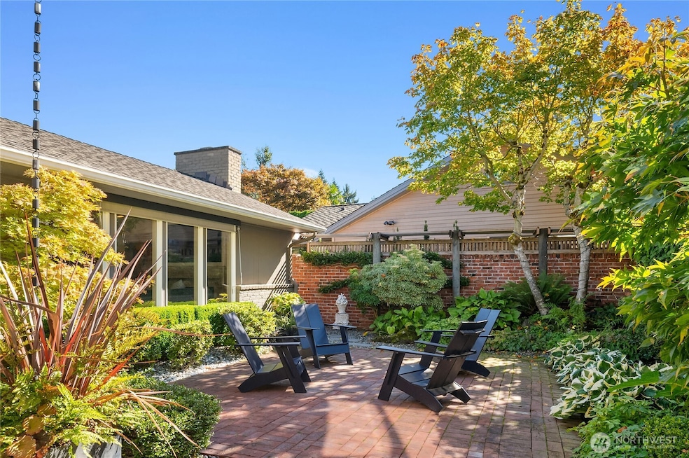 For Sale $2,595,000 • Co-Listing Agent