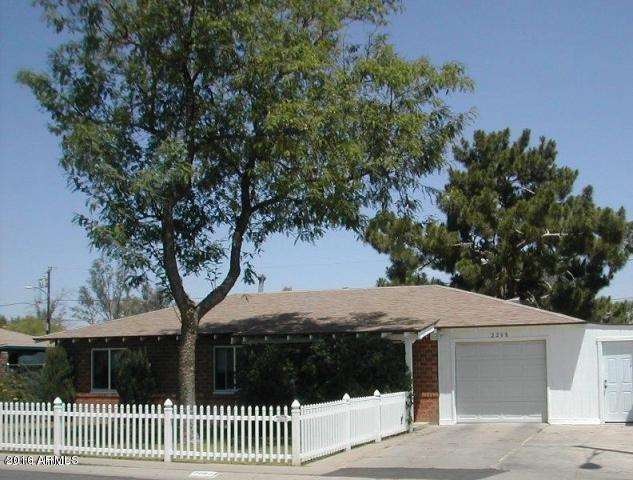2208 Front Curb Appeal