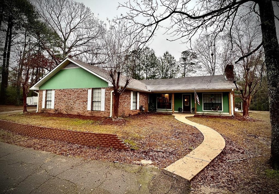 1166 David Benjamin Dr, McComb, MS 39648 - photo 1