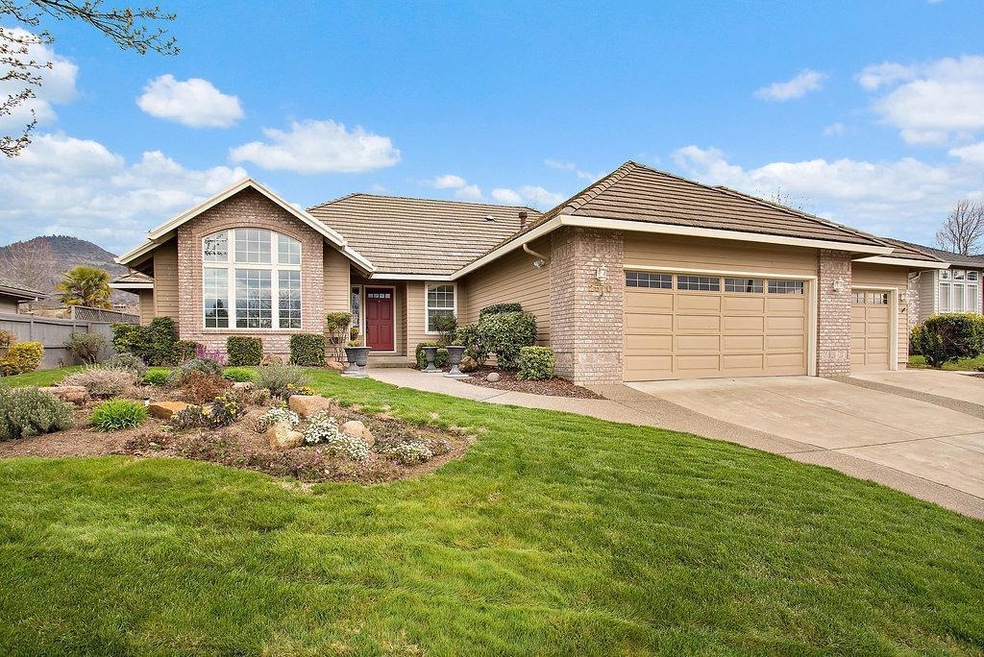 2570 Meadow Creek Dr, Medford, OR 97504 - photo 1