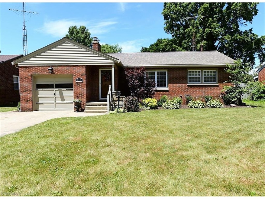 Welcome Home ~ 513 Vince Ave Nw!