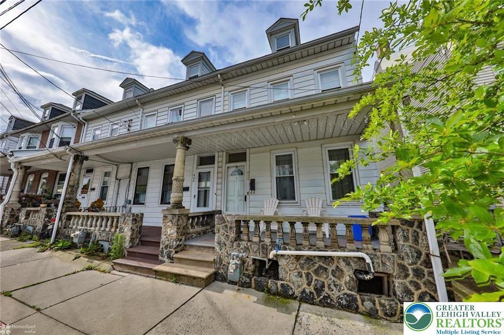 926 Butler St, Easton, PA 18042 - photo 1