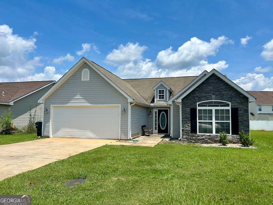 208 Burr Dr, Byron, GA 31008 - photo 1