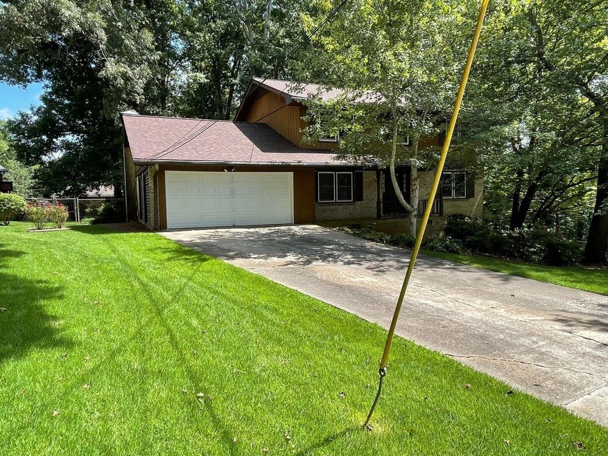 735 Indian Manor Ct, Stone Mountain, GA 30083 - photo 1