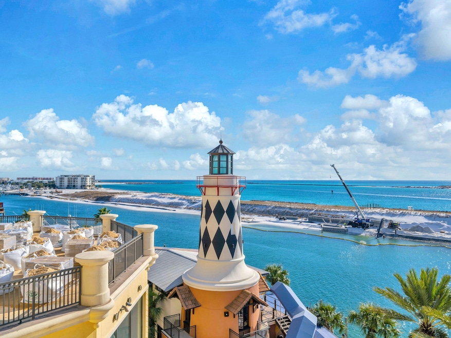 Stunning Views of Harbor & Gulf!