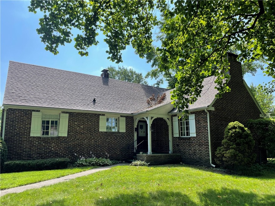 421 Wabash Ave, Mattoon, IL 61938 - photo 1