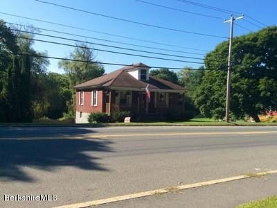 565 W Housatonic St, Pittsfield, MA 01201 - photo 1