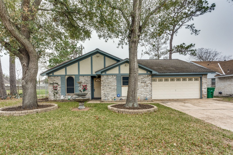 7503 Athlone Dr, Houston, TX 77088 - photo 1