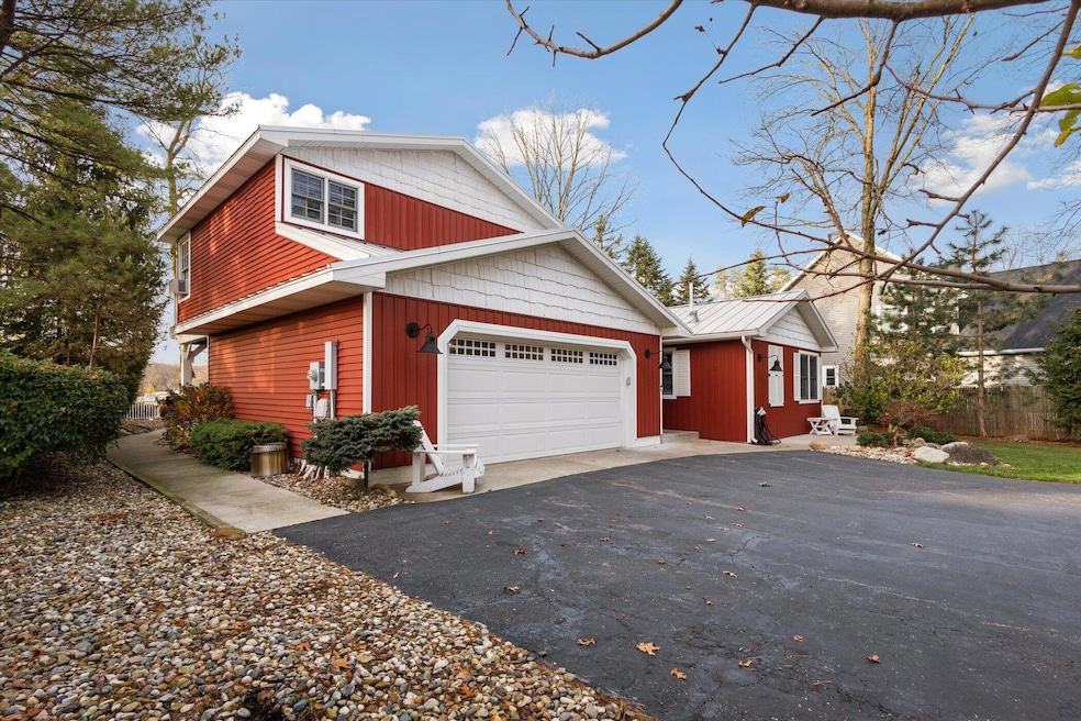 2-3272-Thorncrest-Dr-SE-Grand-Rapids-MI-