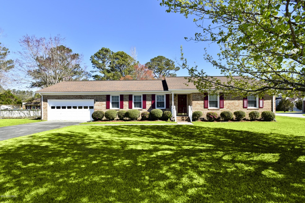 209 Columbia Dr, Jacksonville, NC 28546 - photo 1