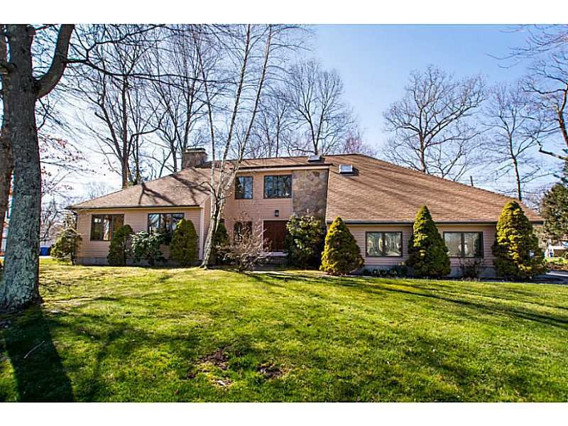 15 Country Ln, Cranston, RI 02921 - photo 1