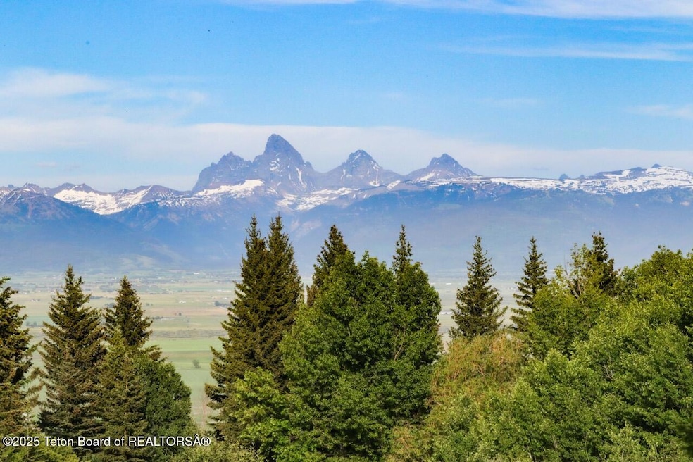 For Sale $949,000 • Co-Listing Agent