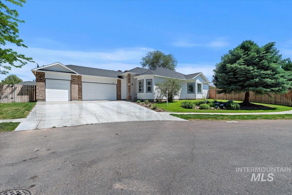 827 Muirfield Ln, Nampa, ID 83686 - photo 1