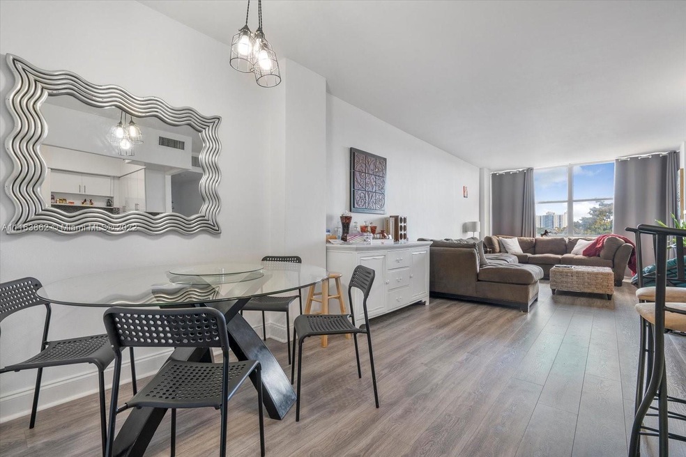 Parkview Point Condos unit 4M, Miami Beach, FL 33141 - photo 1