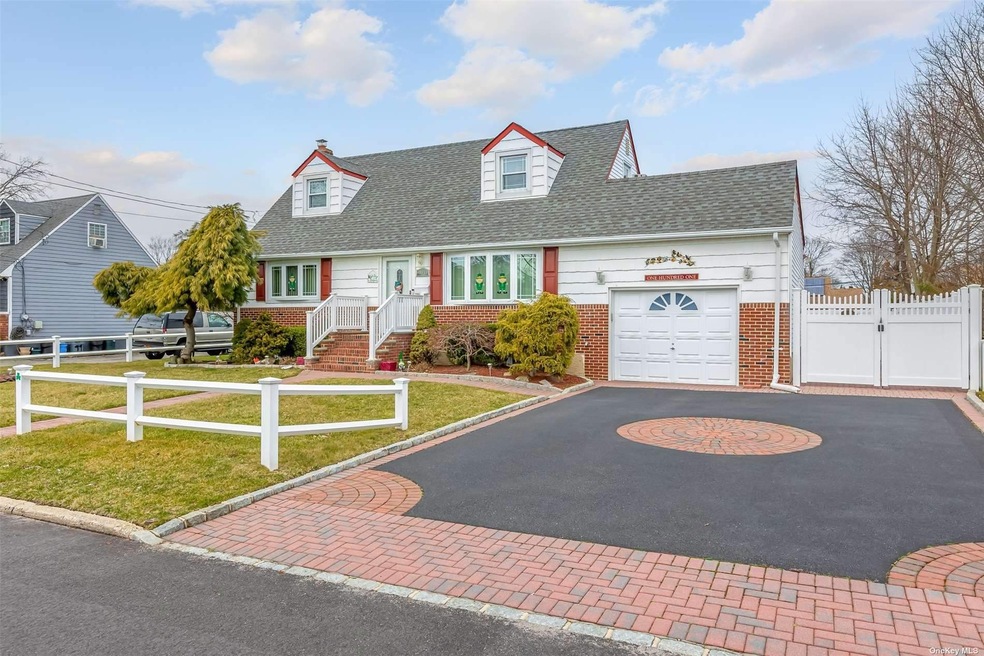 101 30th St, Copiague, NY 11726 - photo 1