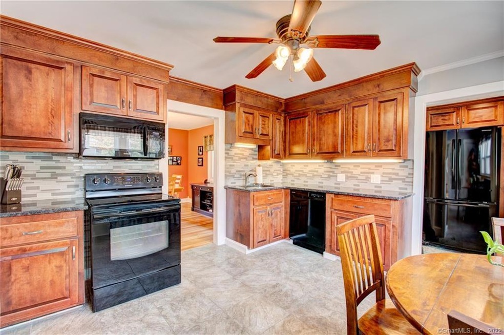 63 Tanner St, Manchester, CT 06042 - photo 1