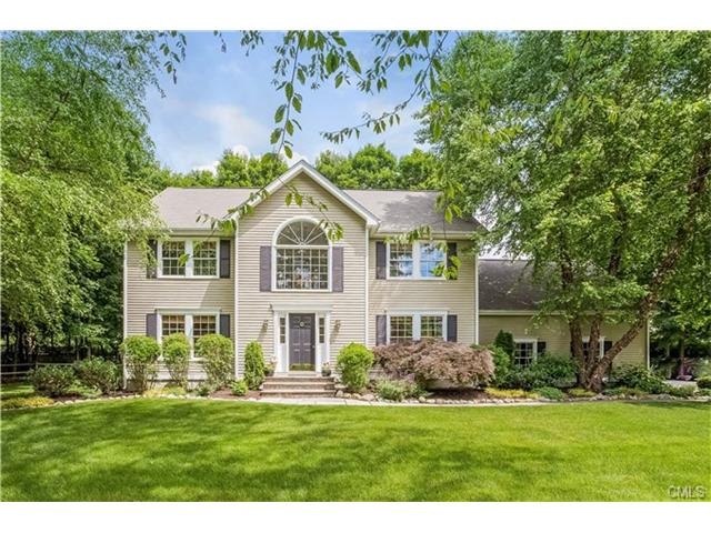 2 Princes Pine Rd, Norwalk, CT 06850 - photo 1