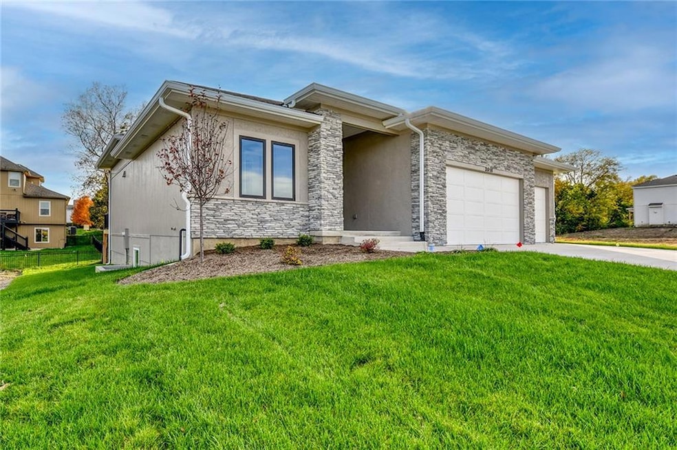 For Sale $709,900 • Co-Listing Agent