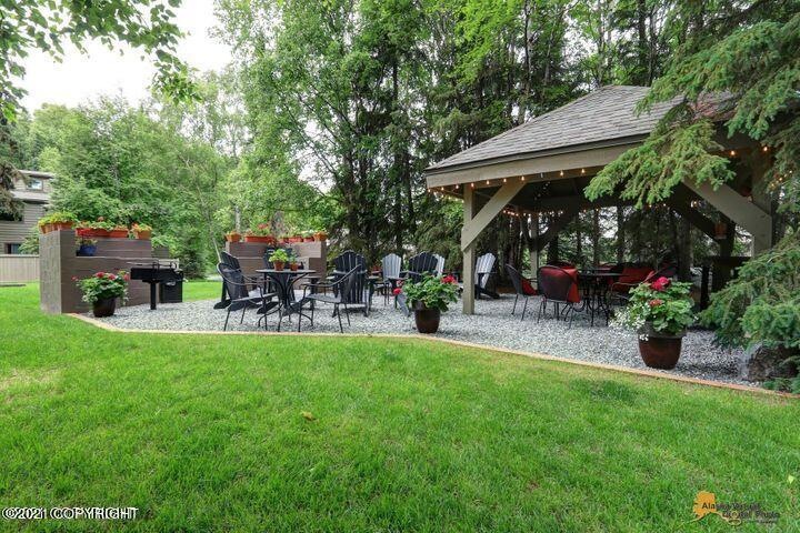 1068 Potlatch Cir - BBQ area