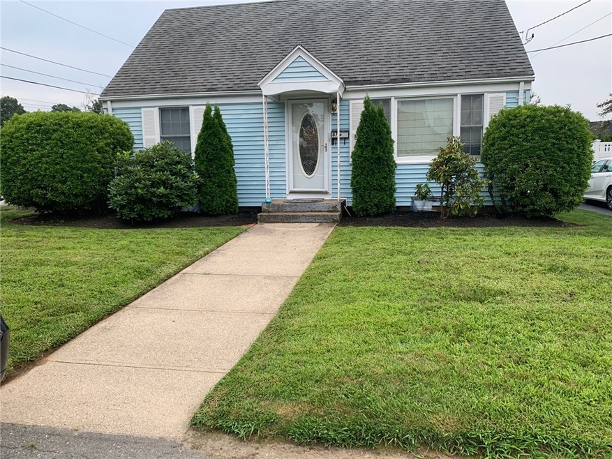 87 Laconia Rd, Cranston, RI 02920 - photo 1