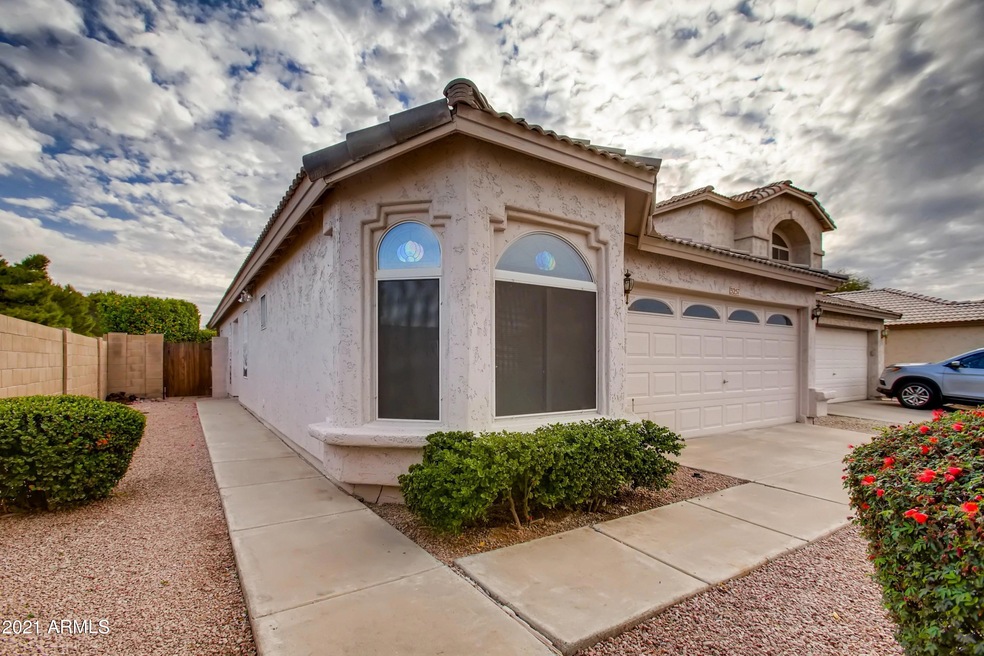 03 Exterior Front Entry
