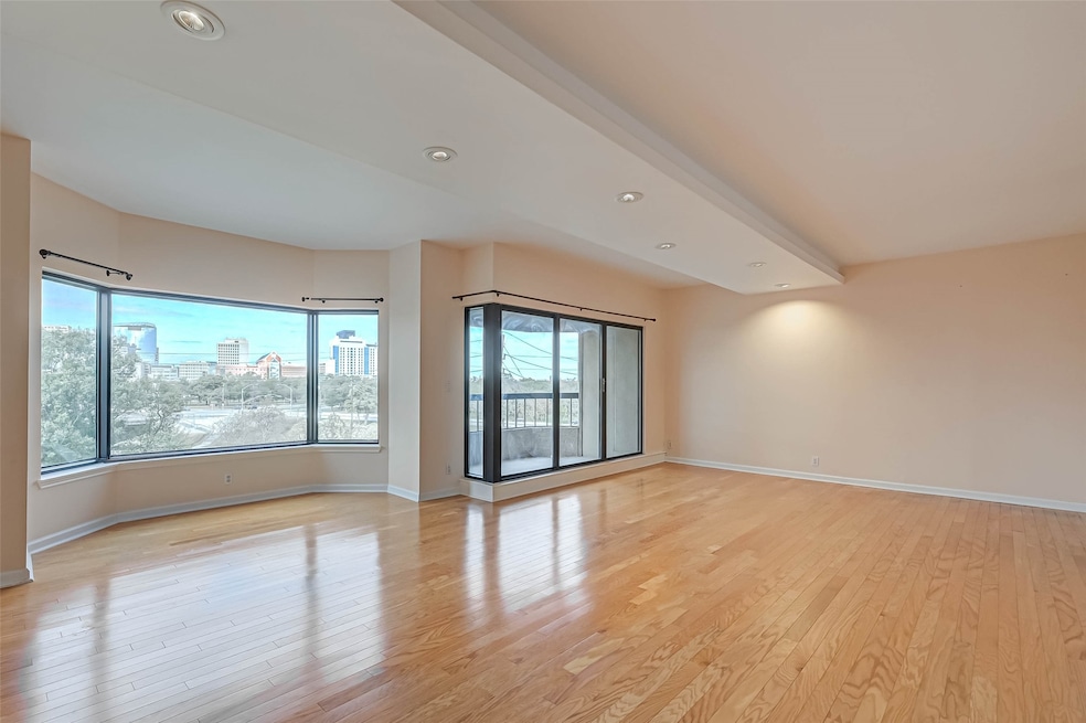 The Spires unit 401, Houston, TX 77030 - photo 1