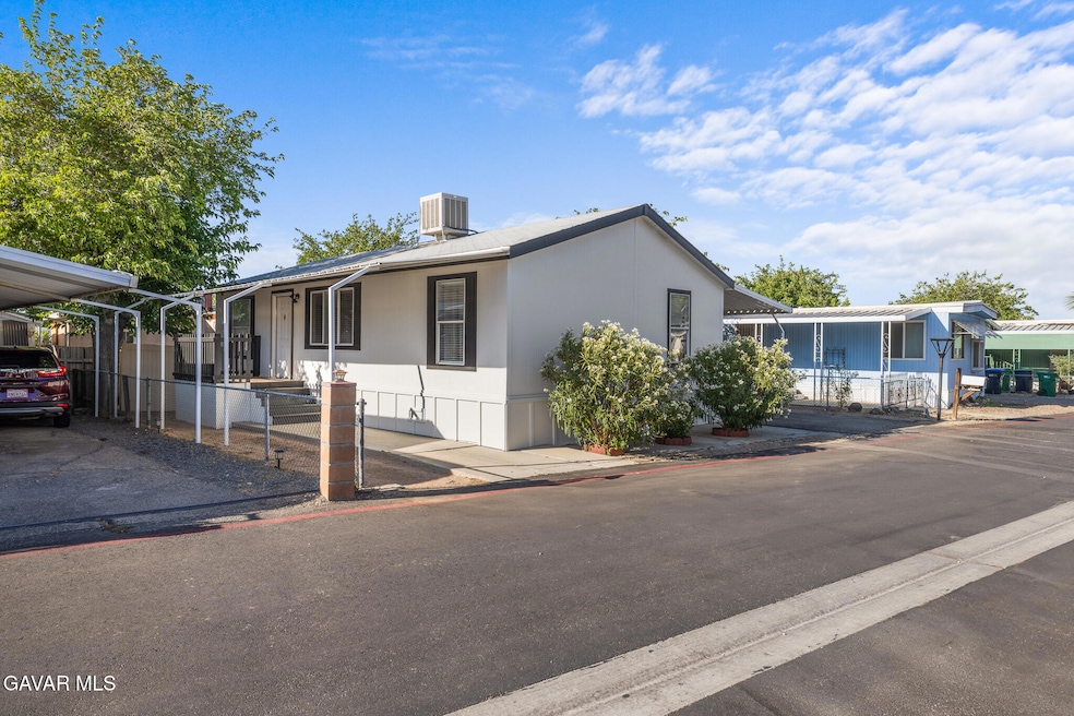 3255 E Avenue R unit 53, Palmdale, CA 93550 - photo 1