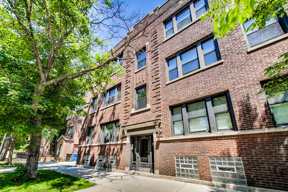 1510 W Roscoe St unit 2E, Chicago, IL 60657 - photo 1