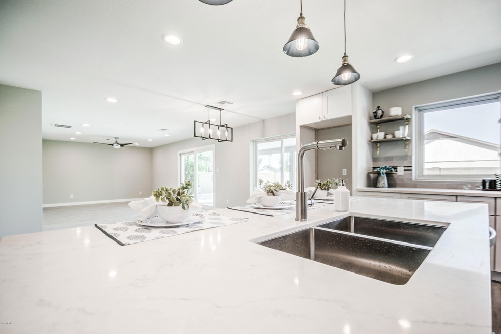 2417 S Extension Rd, Mesa, AZ 85210 - photo 1