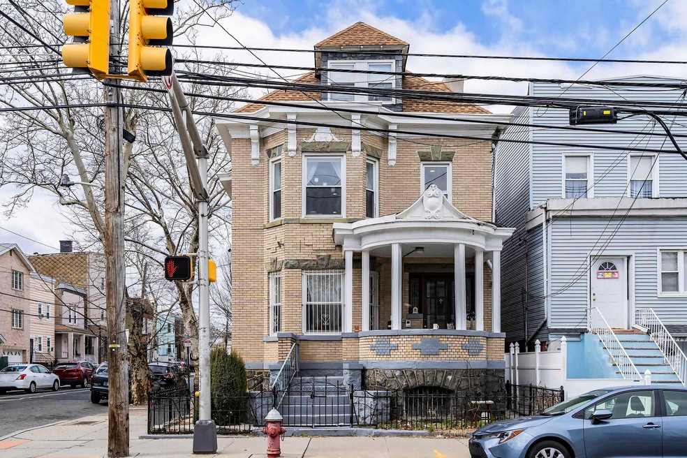 977 Summit Ave unit 2, Jersey City, NJ 07307 - photo 1