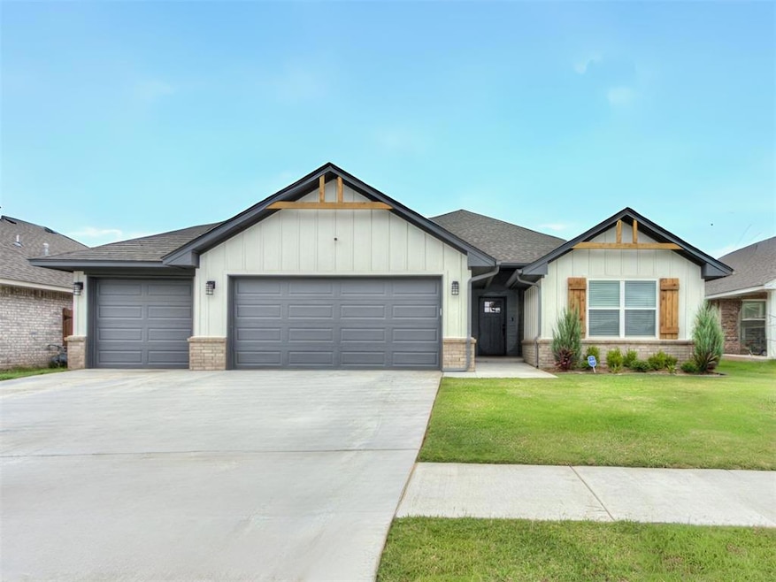 11020 SW 34th Terrace, Yukon, OK 73099 - photo 1