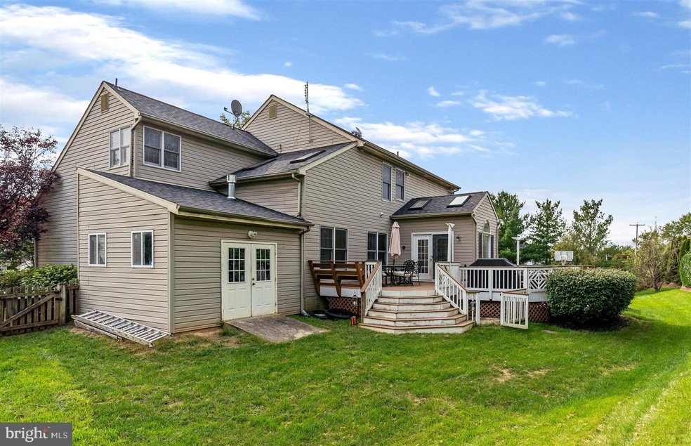 5764 Oyster Bay Dr, Sykesville, MD 21784 - photo 1