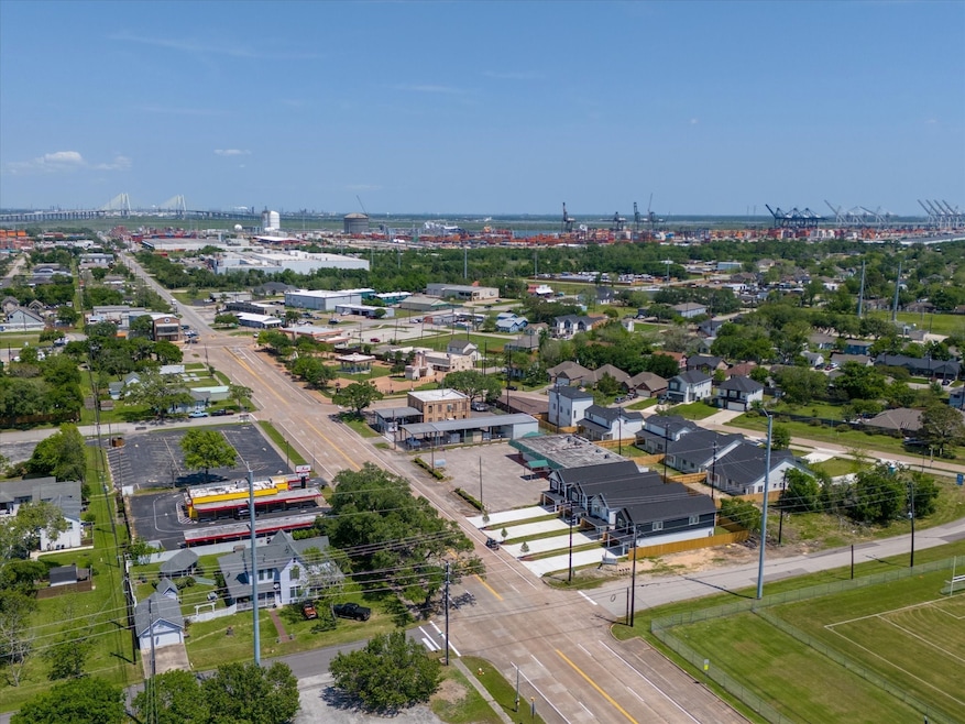 Welcome to 227 South Broadway Street! Located in L