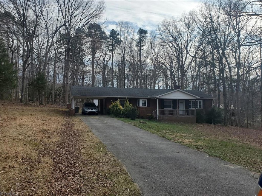 327 Northwood Dr, Asheboro, NC 27203 - photo 1