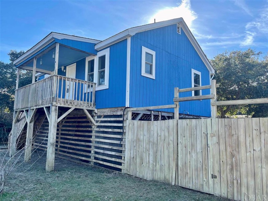 906 Swan St, Kill Devil Hills, NC 27948 - photo 1