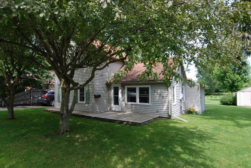 1525 N Twelfth St, Niles, MI 49120 - photo 1