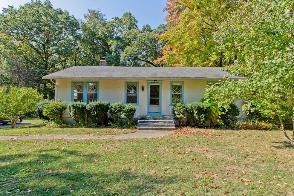 71 Oak Ln, Feeding Hills, MA 01030 - photo 1