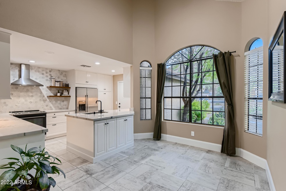 KITCHEN & DINING ROOM