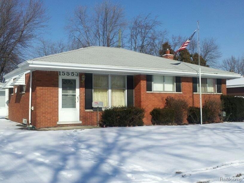 15553 Clover St, Roseville, MI 48066 - photo 1