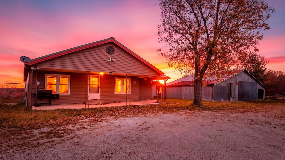 11235 Missouri 181, Tecumseh, MO 65760 - photo 1