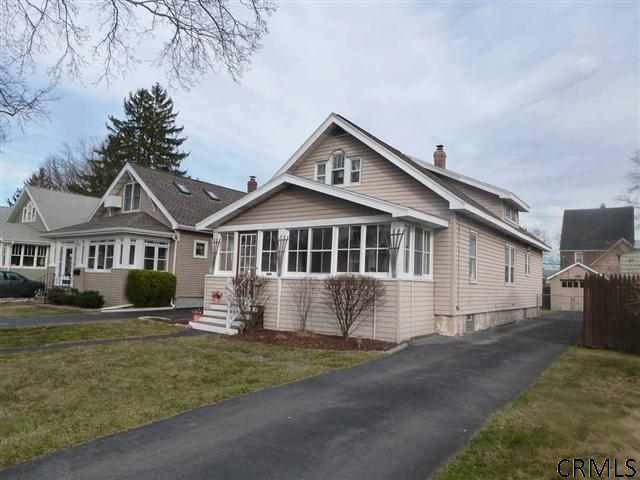 25 Betwood St, Albany, NY 12209 - photo 1