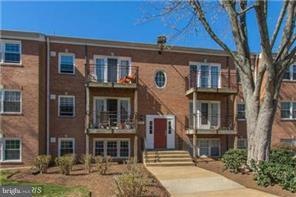 9451 Fairfax Blvd unit 101, Fairfax, VA 22031 - photo 1