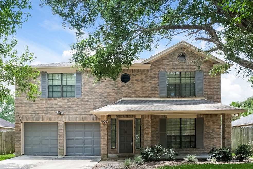 1902 Lavaca St, Friendswood, TX 77546 - photo 1