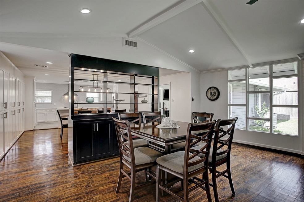 1333 Thornton Rd, Houston, TX 77018 - photo 1