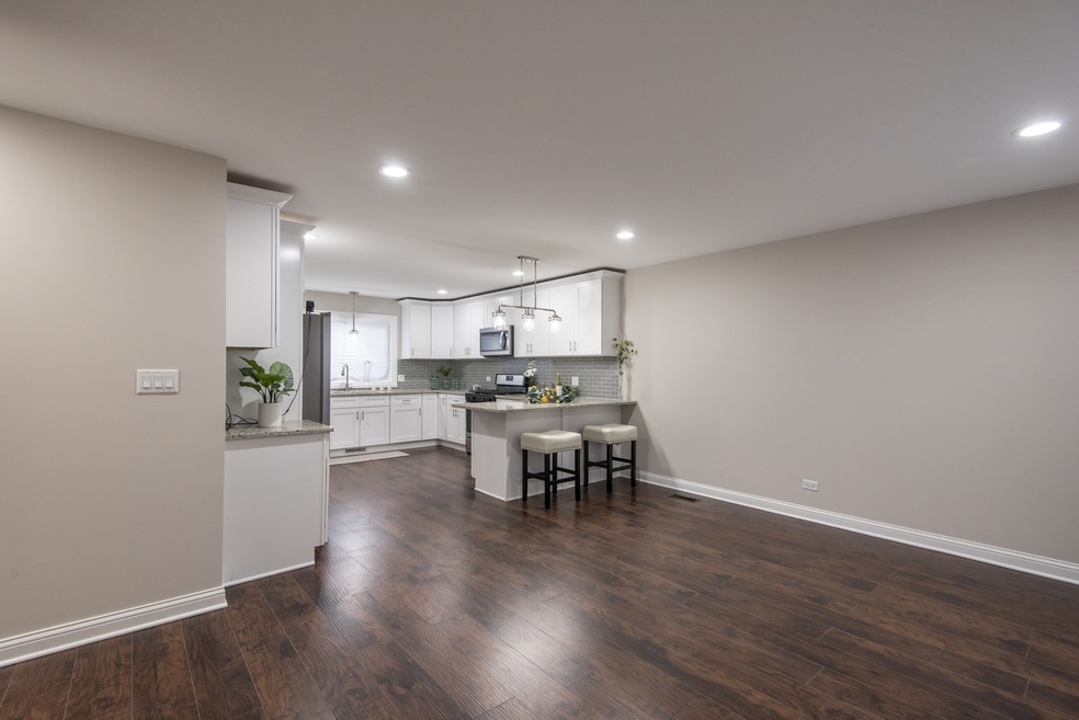 17300 Appletree Dr, Hazel Crest, IL 60429 - photo 1