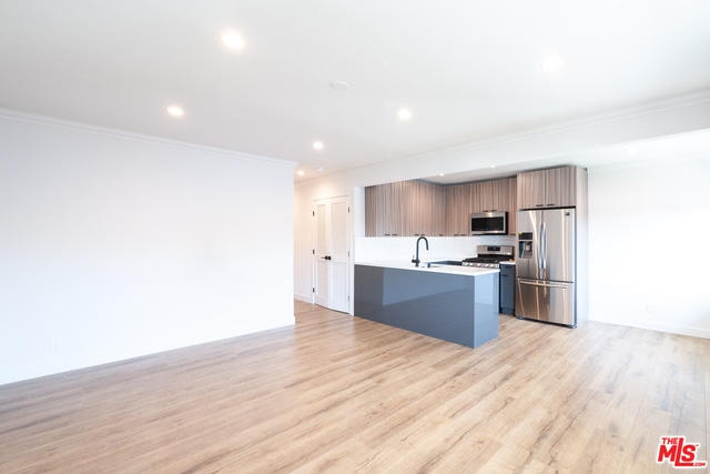 4865 Saint Elmo Dr unit 6, Los Angeles, CA 90019 - photo 1